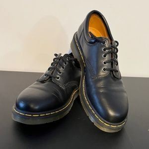 Doc Martens 5-Hole Oxford Shoes Size 9 Men Leather Dark Academia